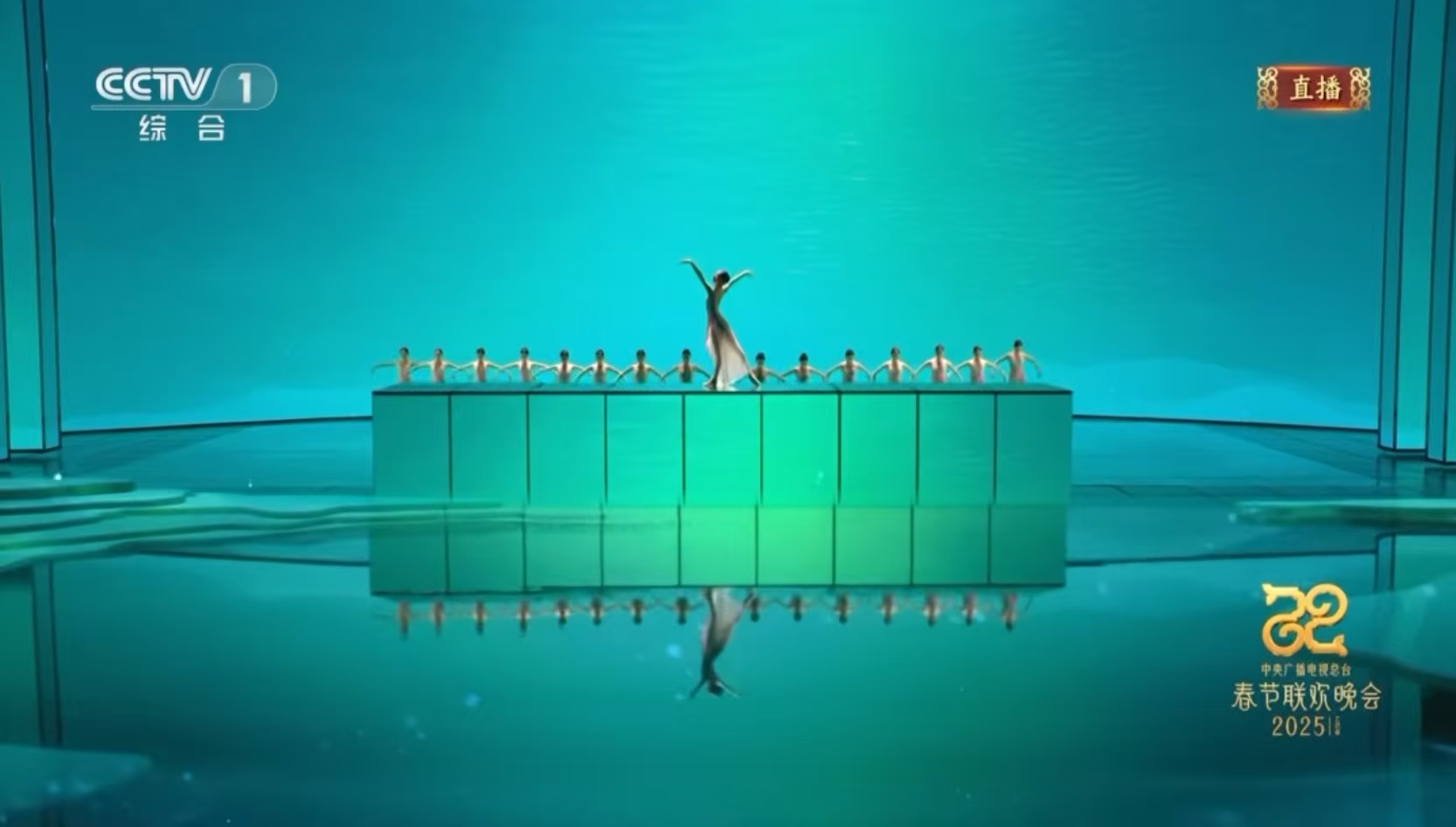 4K/8K超高清+三维菁彩声！太阳成集团tyc9728保障蛇年春晚精彩呈现